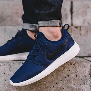 NIKE ROSHE RUN TWO NAVY BLUE